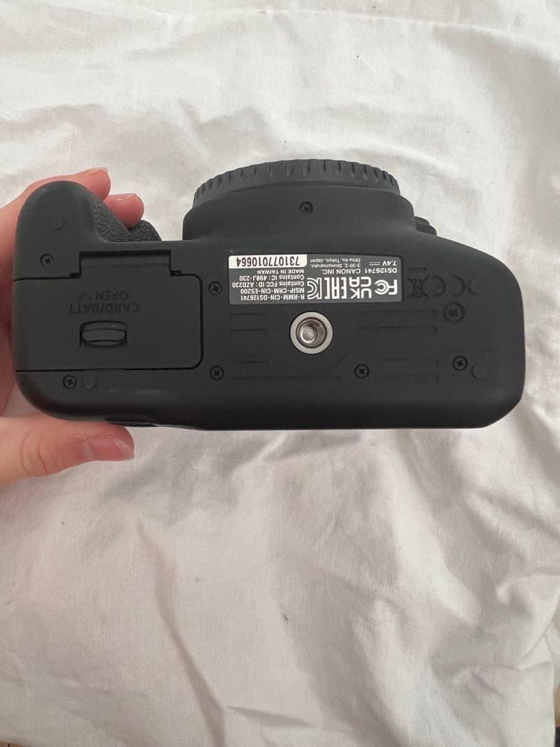 Canon EOS Kiss X90 デジタル一眼レフ　標準ズームレンズキット