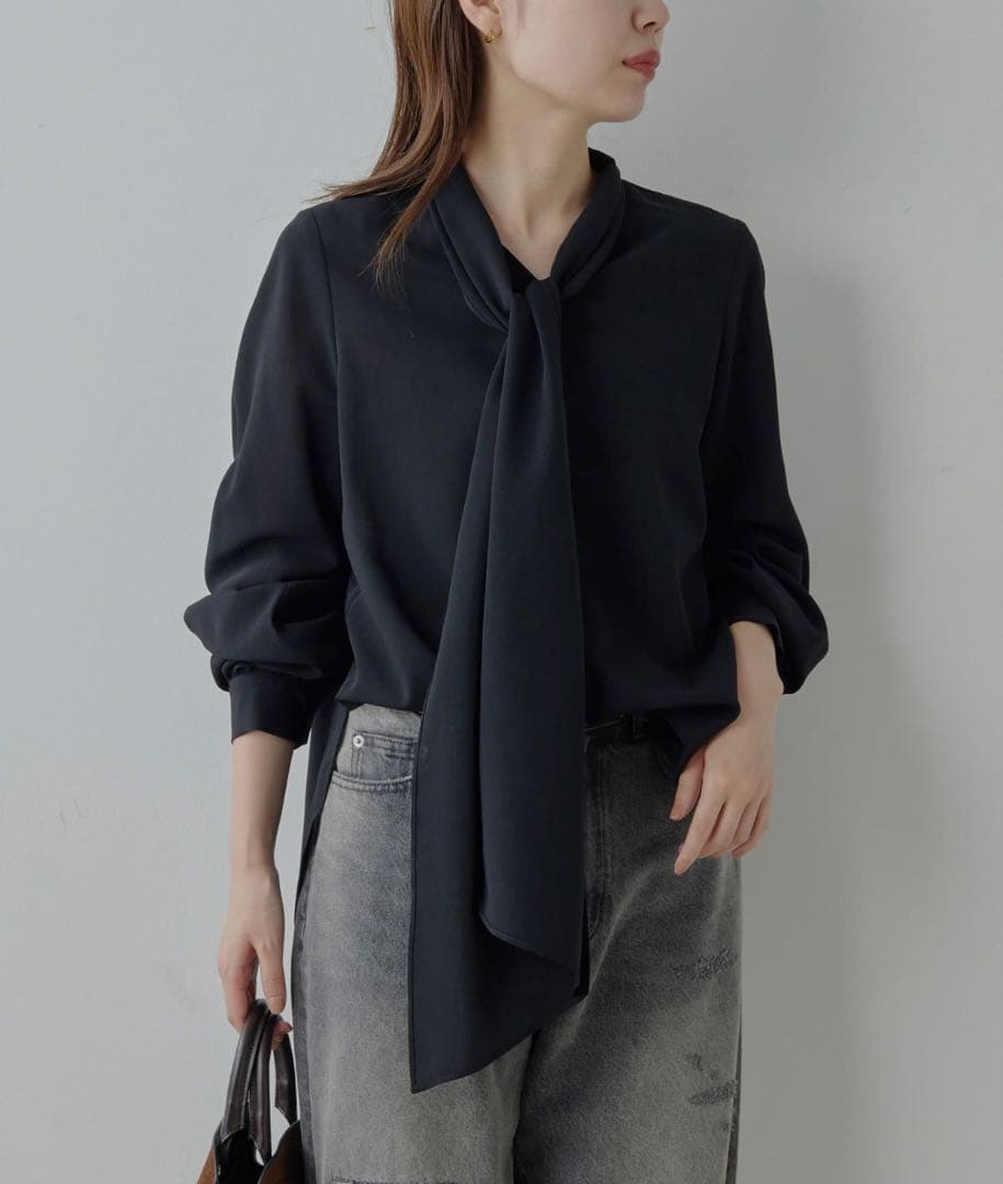 ガリャルダガランテ フィネスボウタイブラウス ブラック