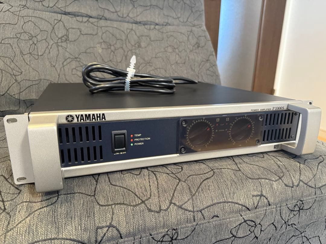 【中古美品】YAMAHA パワーアンプ P1000S