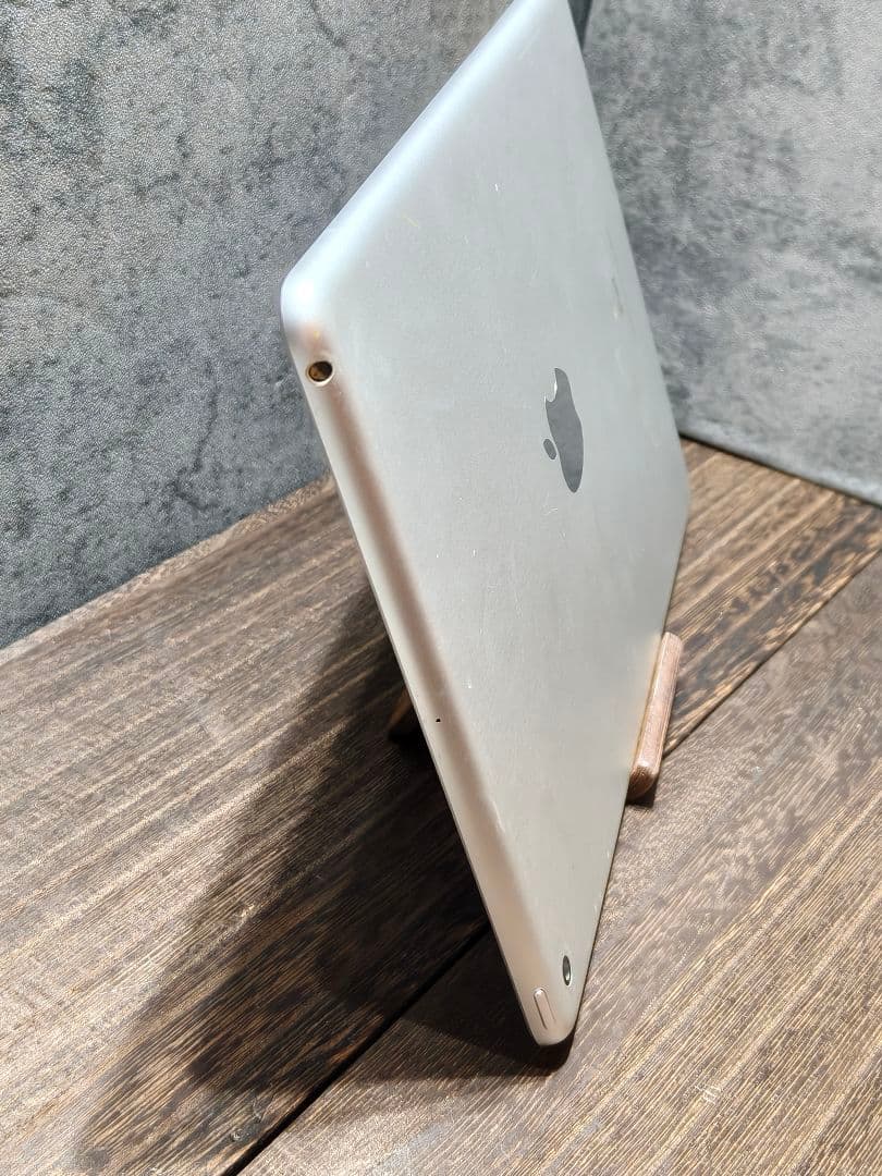 iPad6 第6世代 32GB タブレット v55