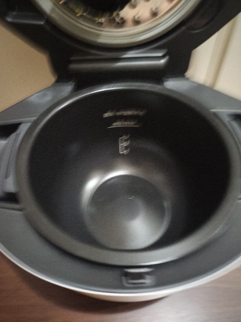 ヘルシオ ホットクック 電気無水調理鍋 KN-HW16G-W 未使用