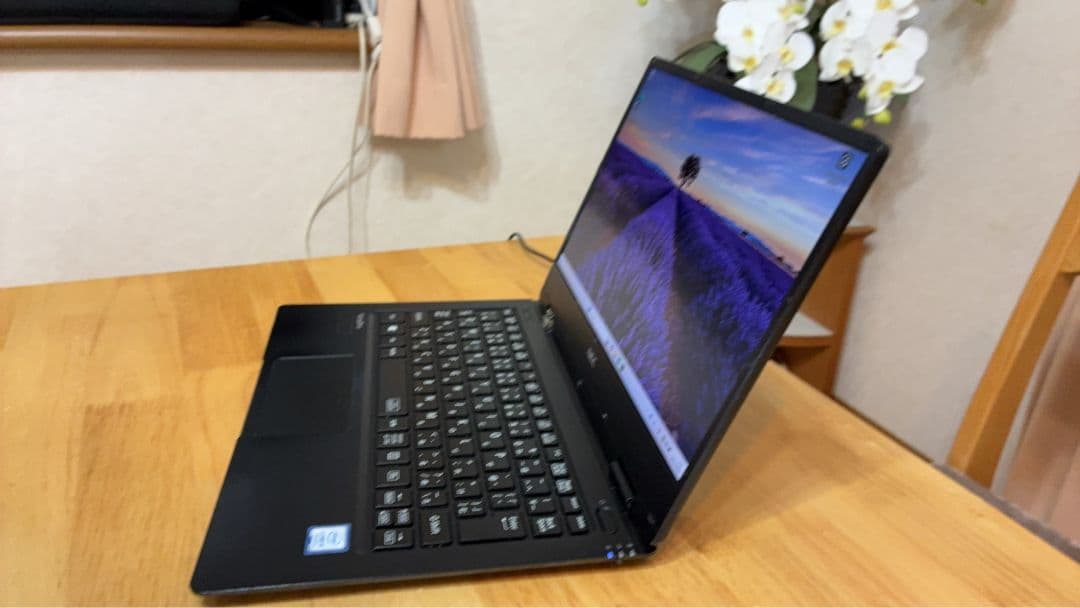 軽量薄型☆NEC VKT12H-3 i5-7Y54 メモリ8GB SSD128