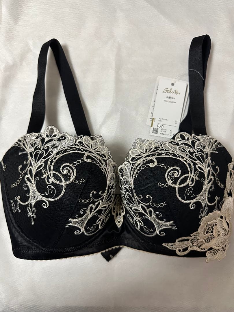 【新品タグ付】サルート 70グループ 女優ブラ BL F70 M ソング