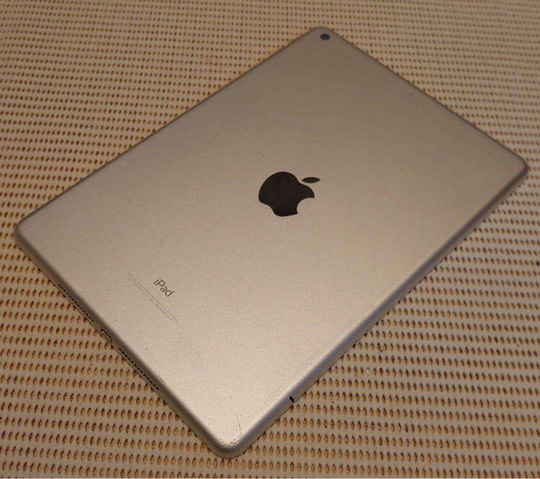 完動品液晶無傷iPad第6世代(A1893)本体32GB送料込X6GN7