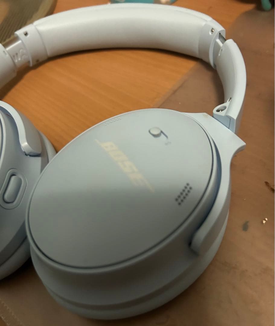 期間限定販売美品　Bose QuietComfort Headphones LE