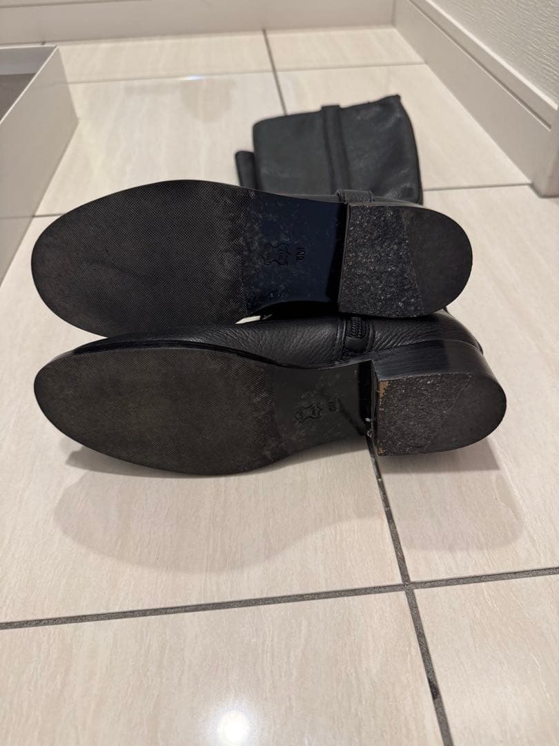 トリーバーチ　ブラックレザー ジッパーロングブーツ