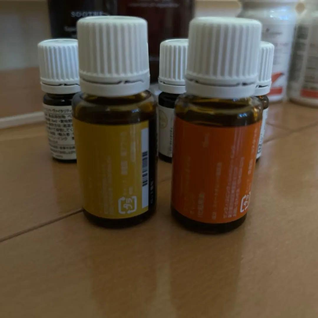 【新品】ヤングリビング エッセンシャルオイル＋マッサージオイル＋サプリ正規品