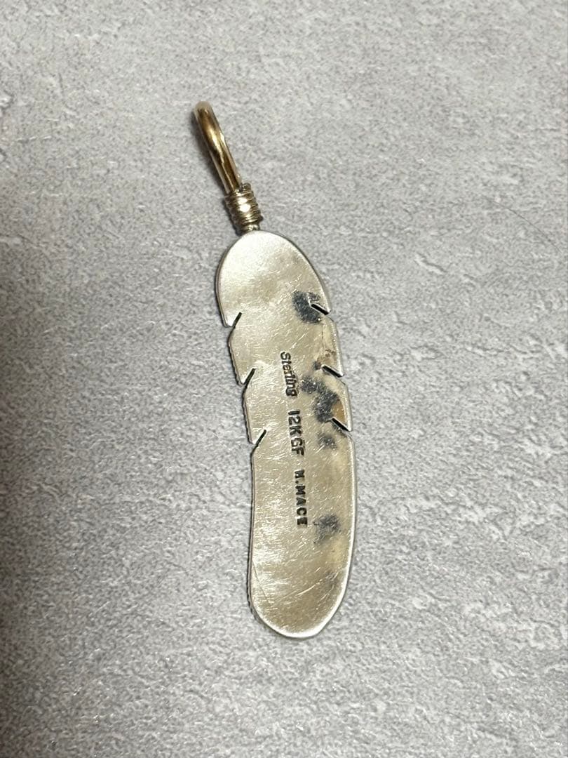 ハシHarvey Mace 12KGF フェザーペンダント