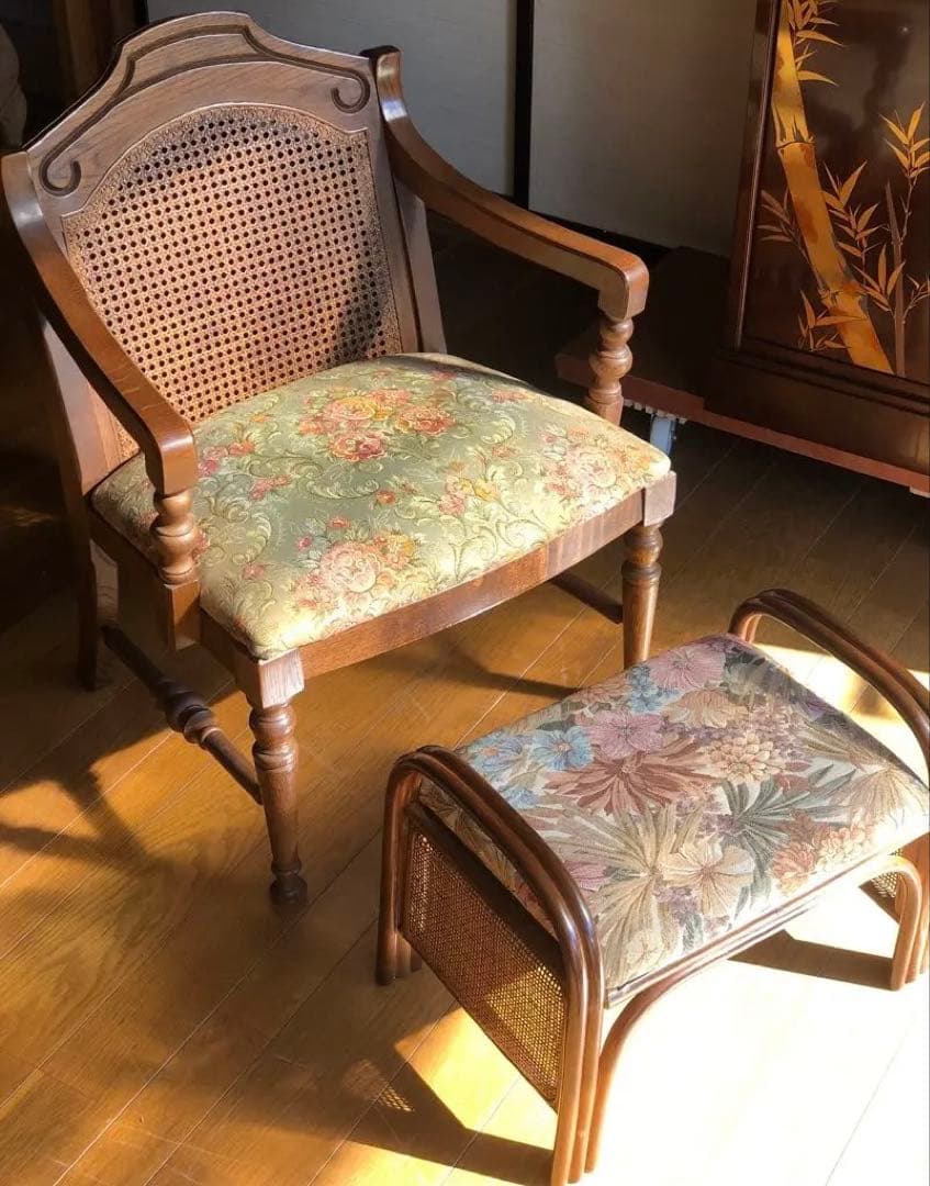 ❷ コスガ製 アンティークチェア＆オットマンセット