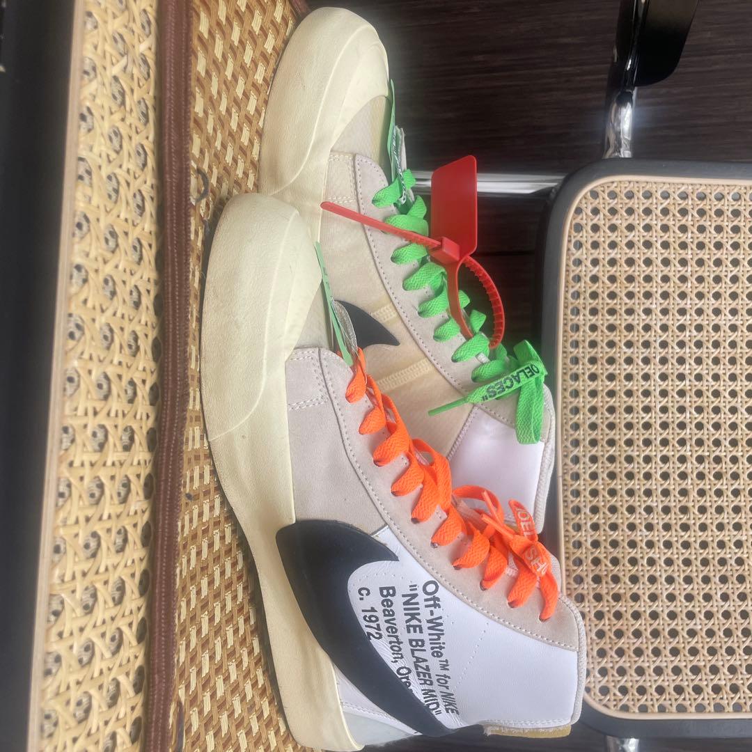 NIKEスニーカー（off-whiteとのコラボ）