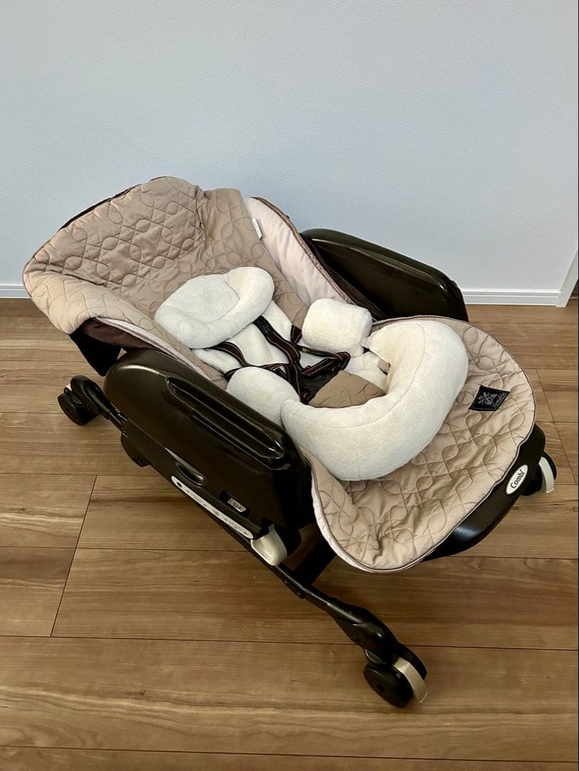 Combi ネムリラ オートスイング　エッグショック　電動（カバー付）