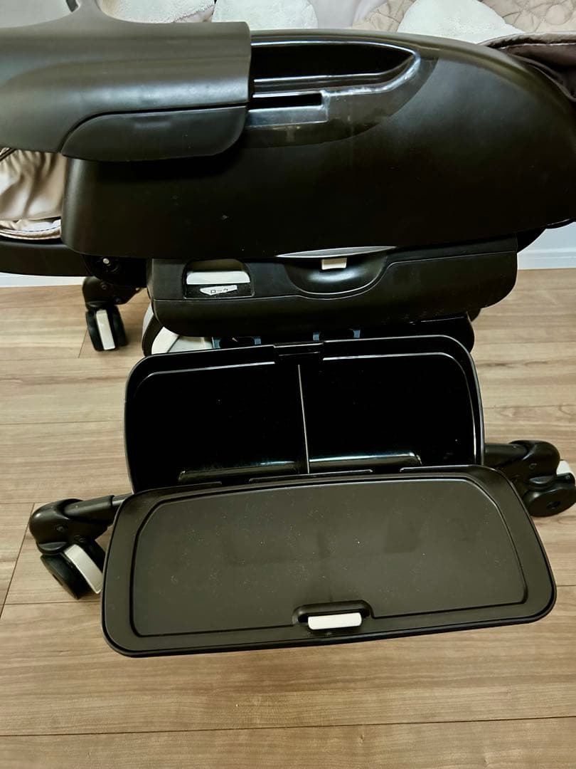 Combi ネムリラ オートスイング　エッグショック　電動（カバー付）