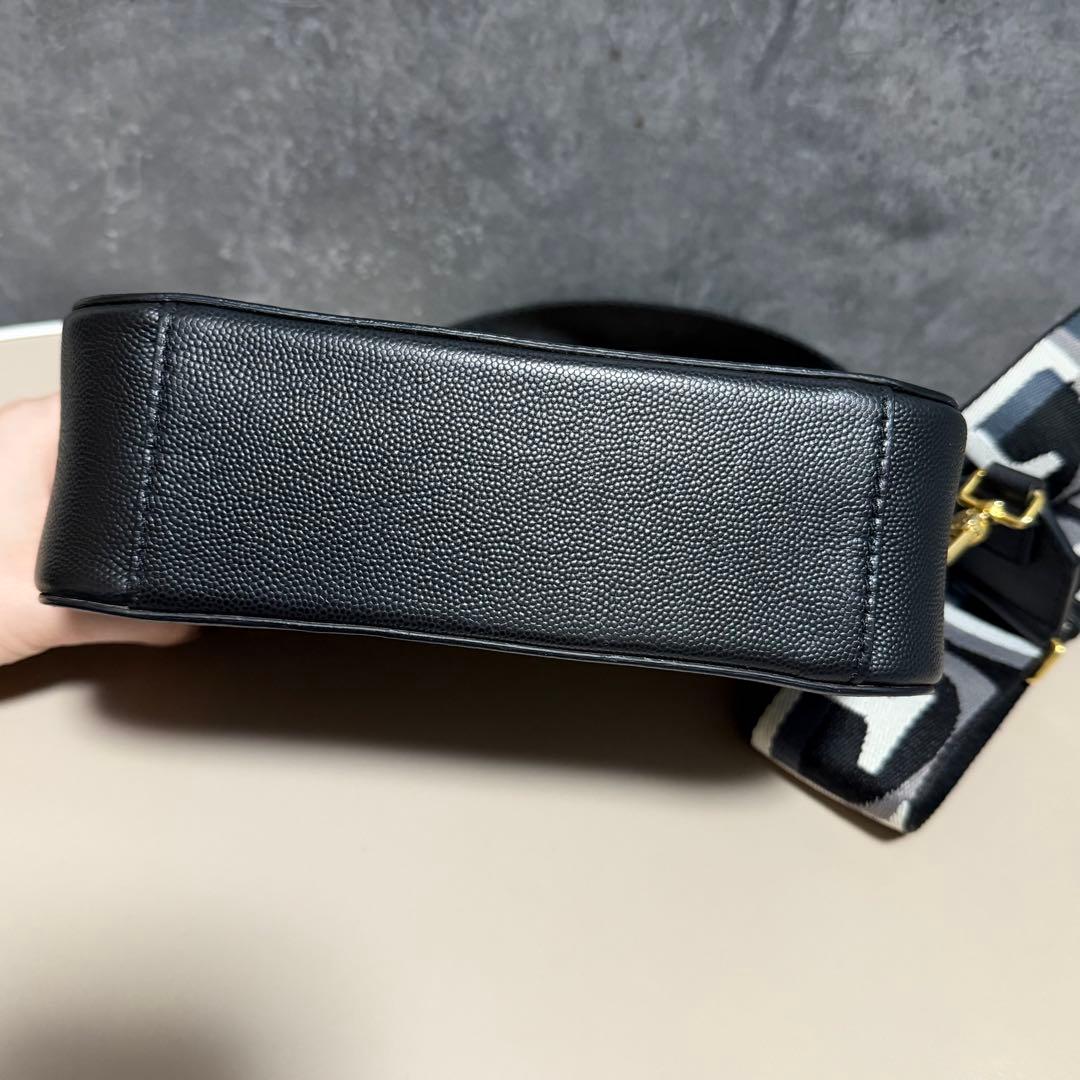 FURLA ヴラーバ クロスボディバッグ