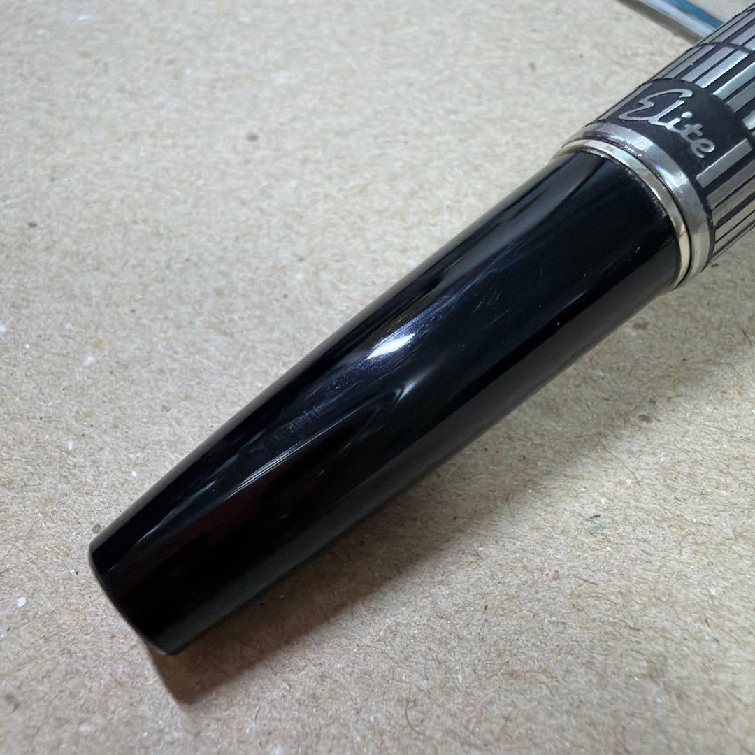 廃盤 パイロット Elite エリート 半格子 万年筆 18K 750 F 蝕刻