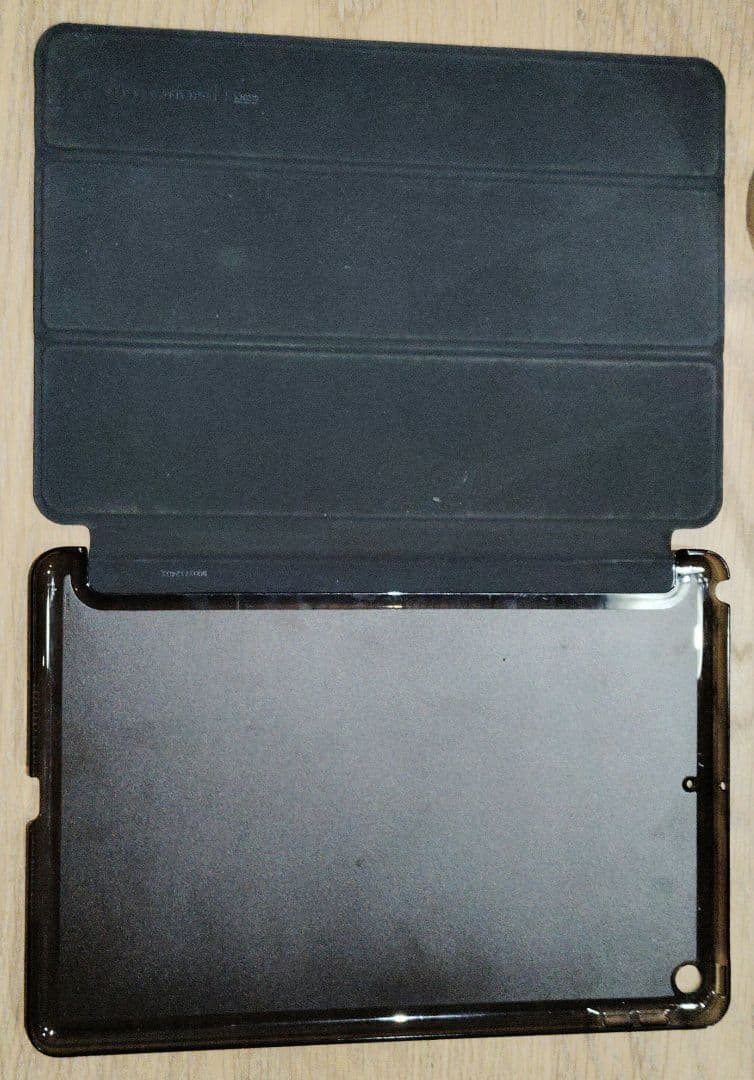 iPad（第9世代）Wi-Fiモデル スペースグレイ　ケース付