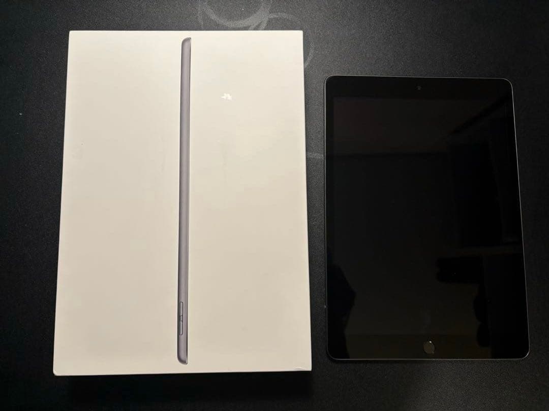 iPad（第9世代）Wi-Fiモデル スペースグレイ　ケース付