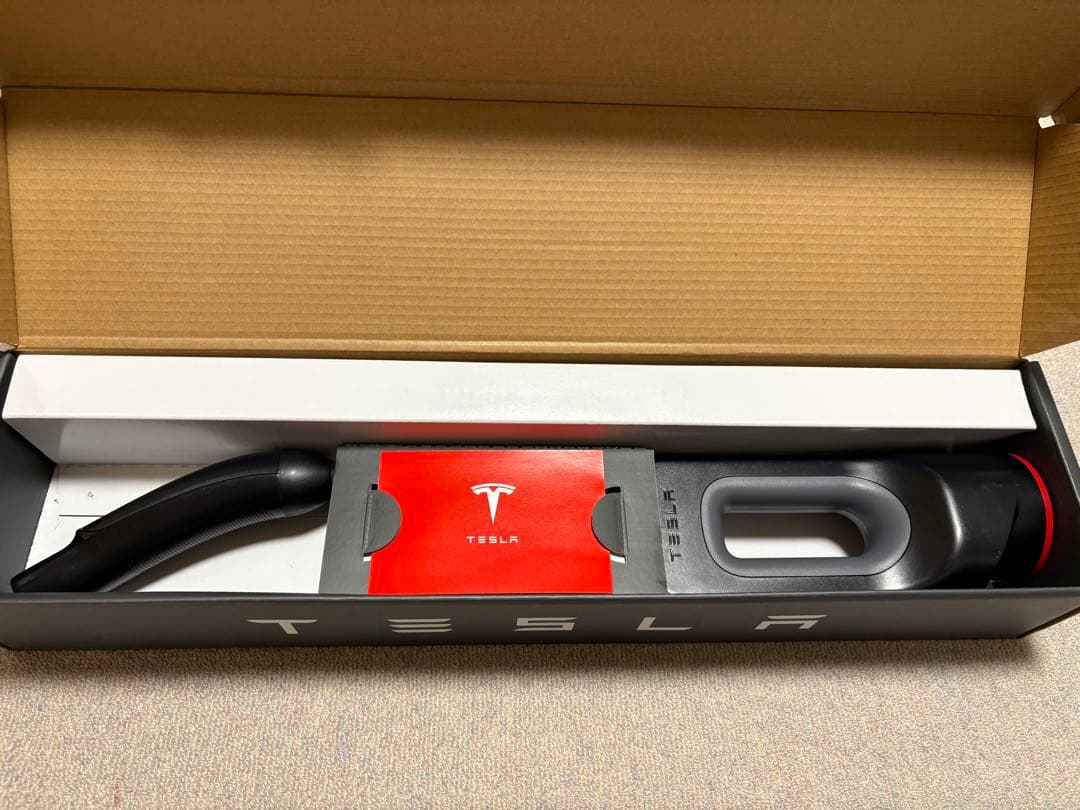 【TESLA純正・日本版】CHAdeMO チャデモアダプター テスラ急速充電器