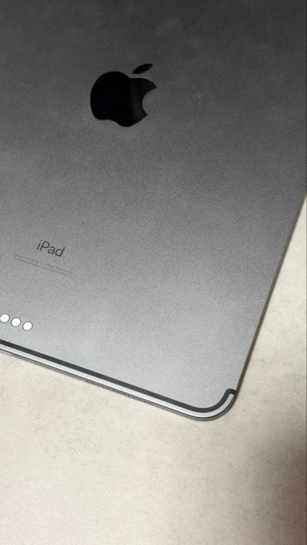 【美品】iPad Pro 11 第2世代 Cellular＋純正MagicKB