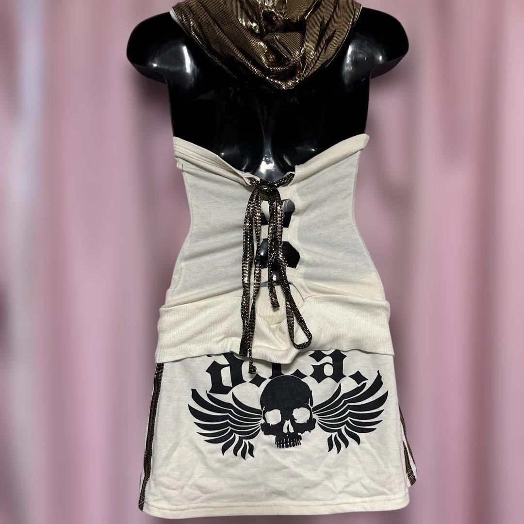 d.i.a セットアップ　ホワイトフード付きミニワンピース スカルプリント