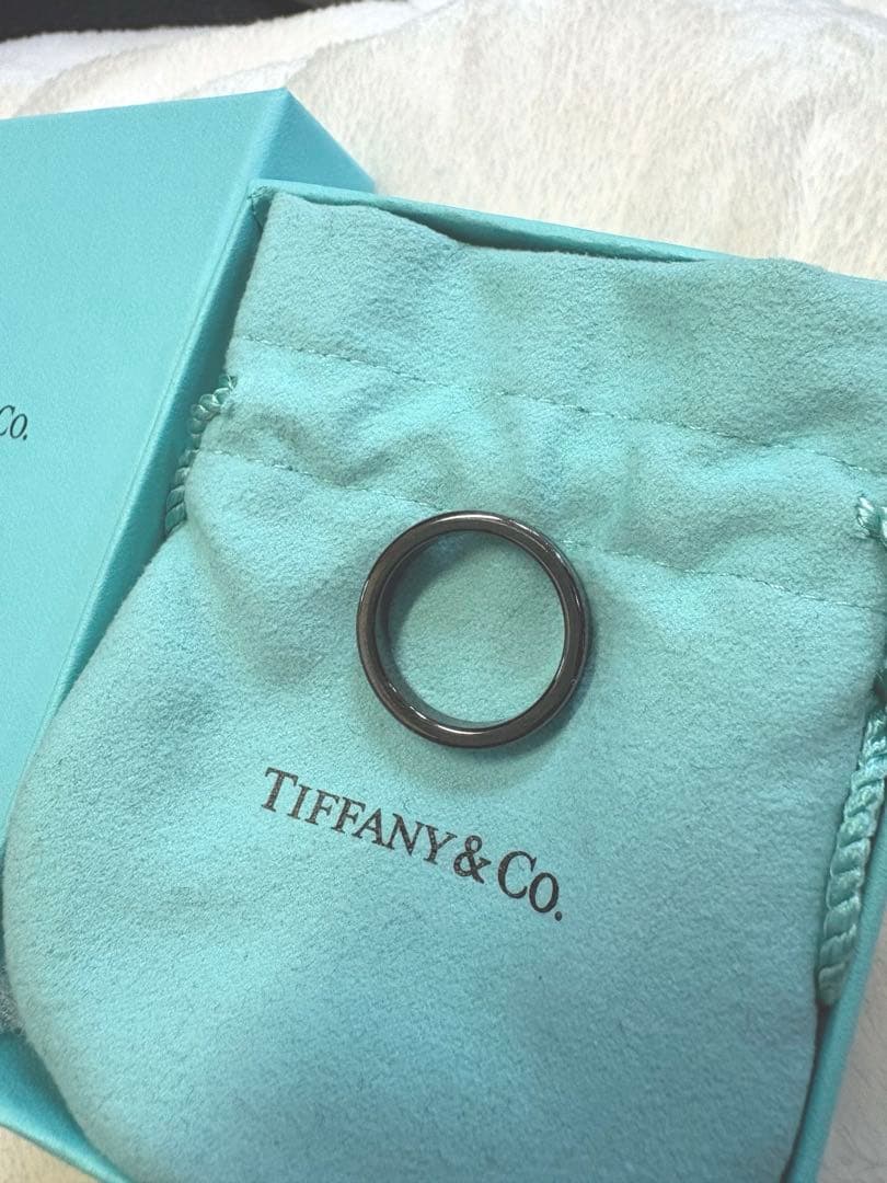 Tiffany & Co. ブラックチタンリング