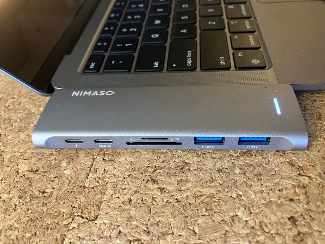 Apple MacBook Air M1 16GB SSD 512 USキー