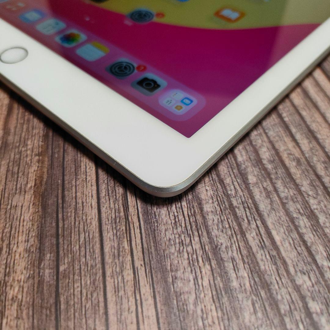 iPad 第6世代 32GB シルバー 美品