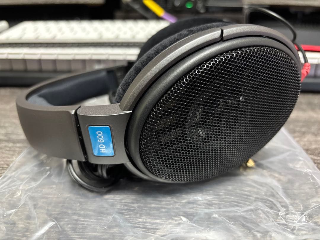 【ほぼ新品】HD600 ゼンハイザー 使用1回のみ モニター ヘッドホン　超美品