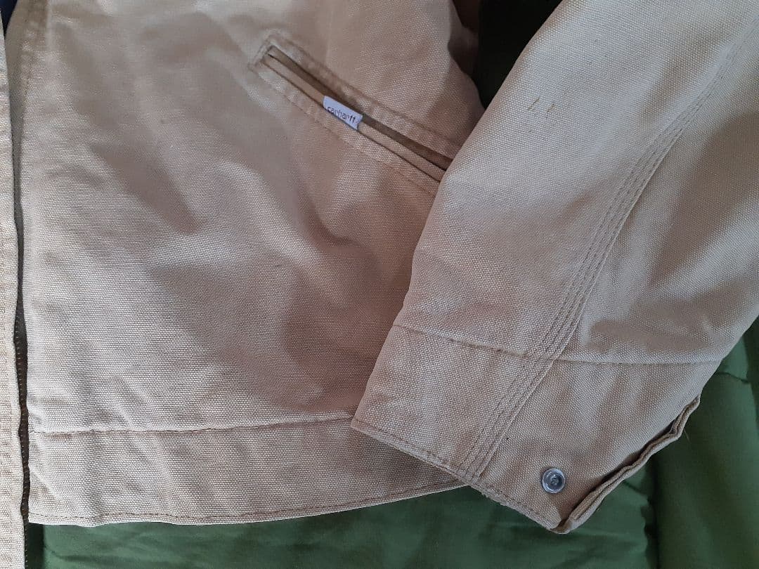 Carharttカーハート、デトロイトジャケット、日本サイズでLくらいです。