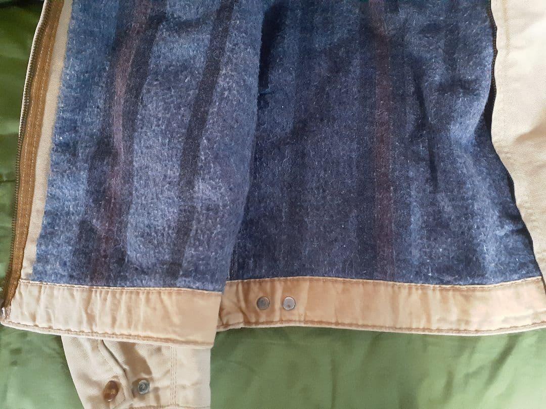 Carharttカーハート、デトロイトジャケット、日本サイズでLくらいです。