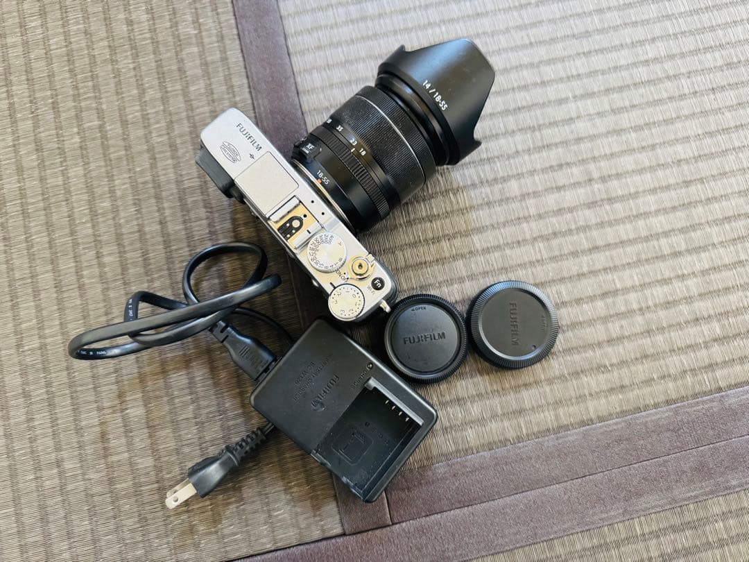 Fujifilm XE-2 ミラーレスカメラ 18-55mmレンズ付き