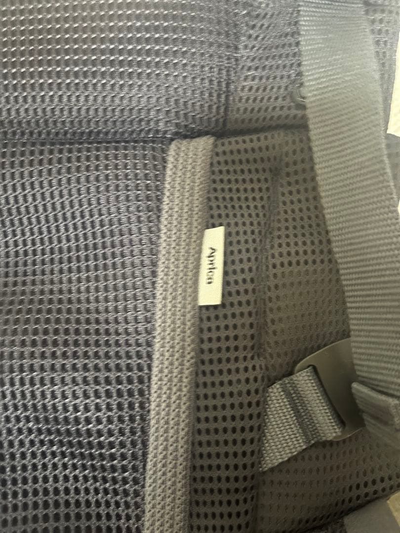 アップリカ　ラクリス 抱っこ紐 メッシュ　ダークグレー