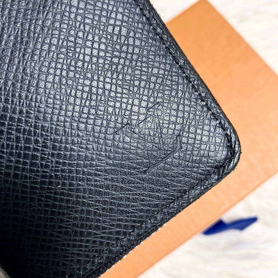 良品 ルイヴィトン タイガ パース ジッピー 箱付き