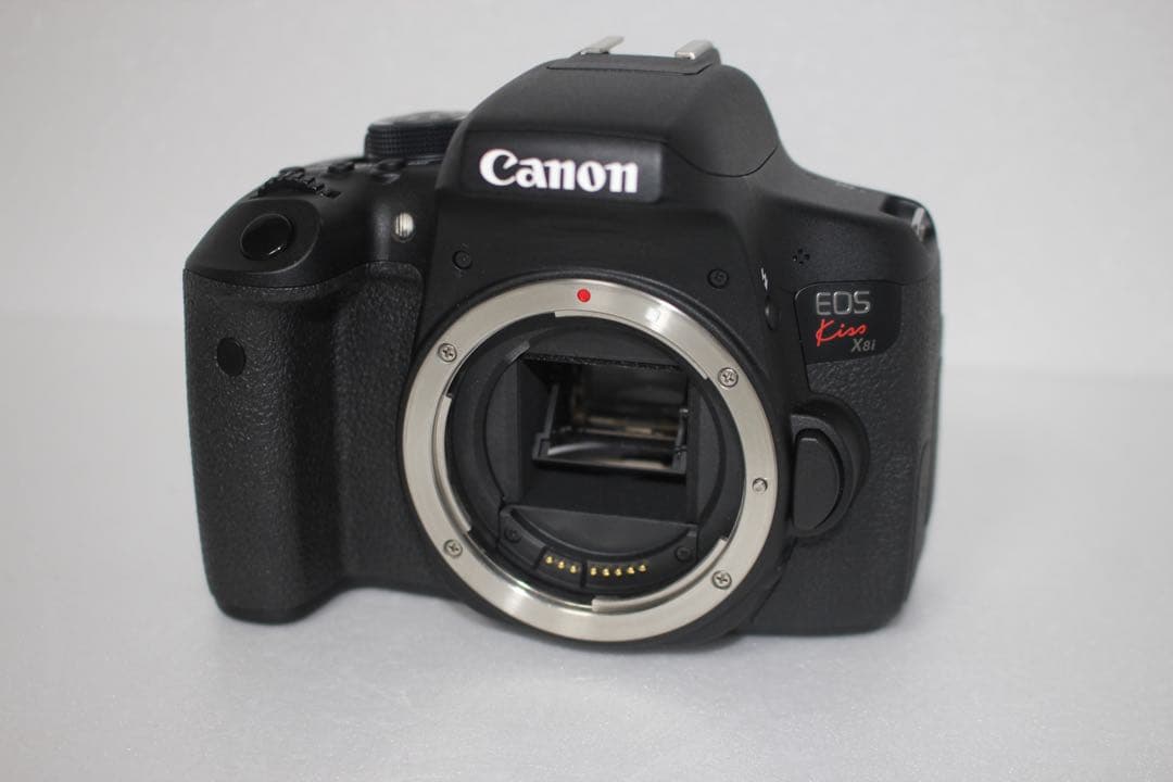 デジタル一眼レフカメラ/canon kiss x8i 標準レンズセット