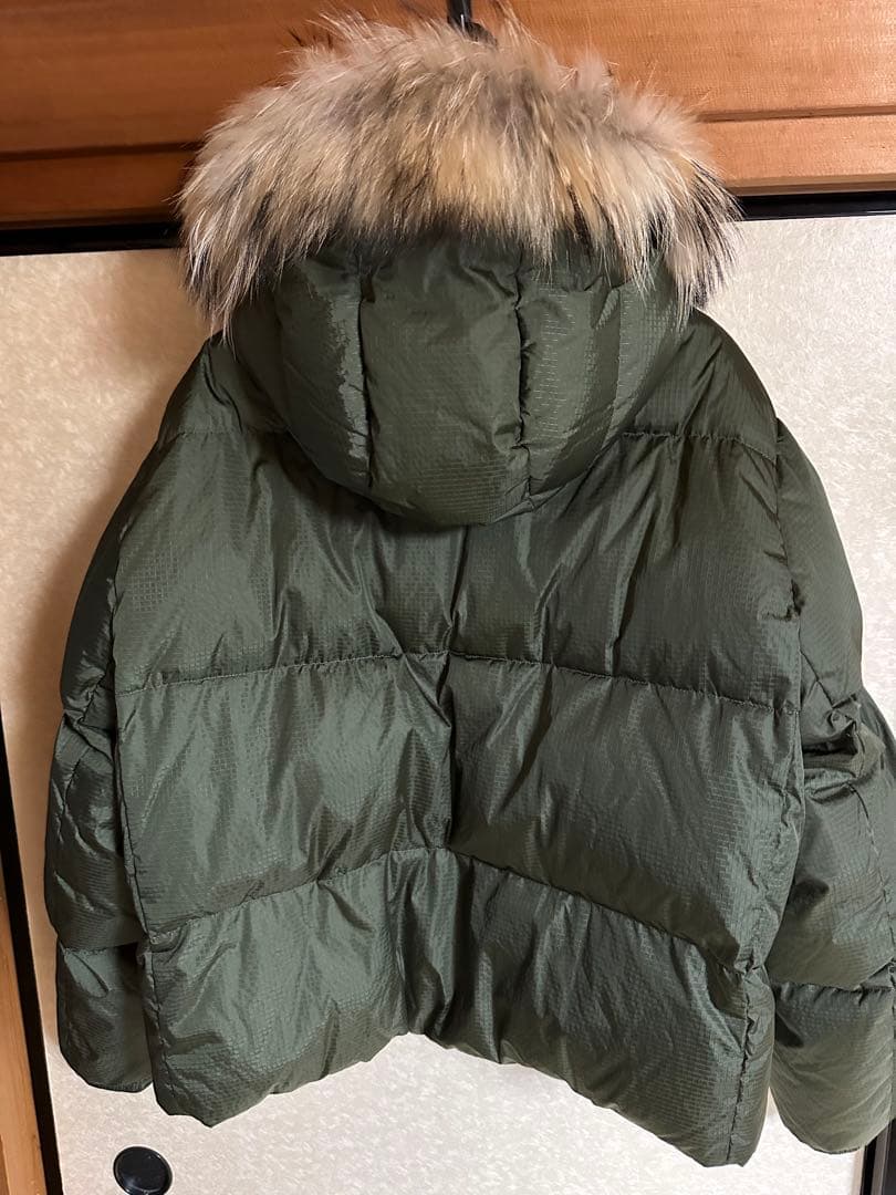 【美品】TATRAS オリーブグリーン ダウンジャケット サイズ４