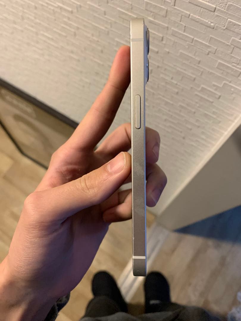 Iphine13 MagSafeのみ充電可能