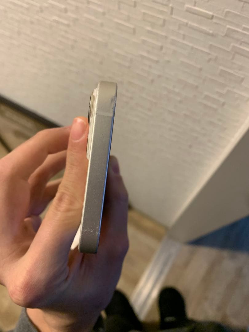 Iphine13 MagSafeのみ充電可能