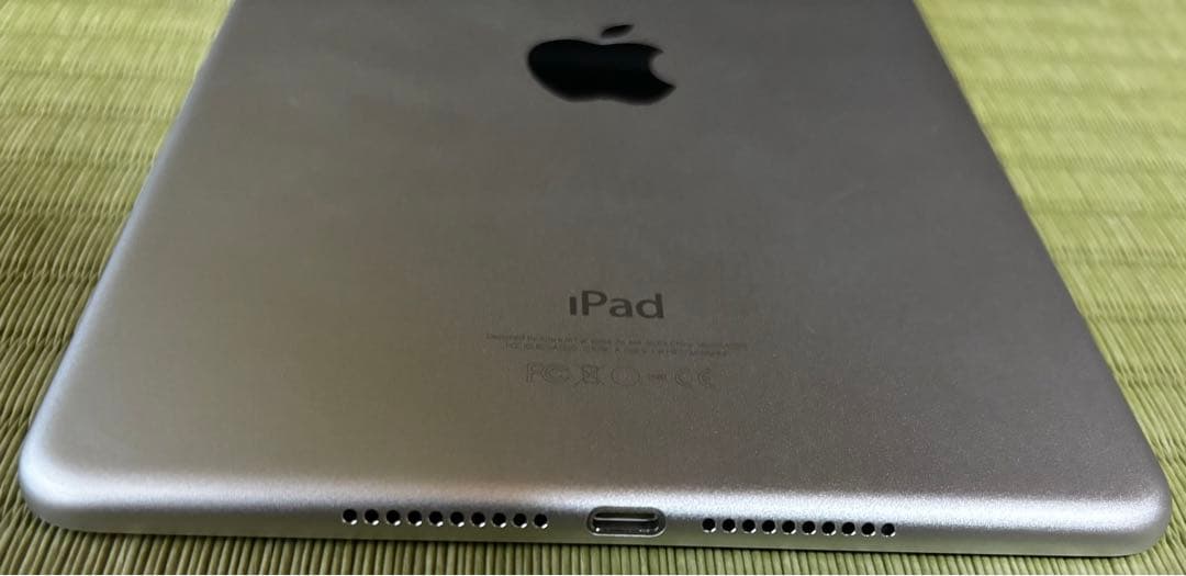 iPad mini 4 Cellular 128GB SIMフリー シルバー