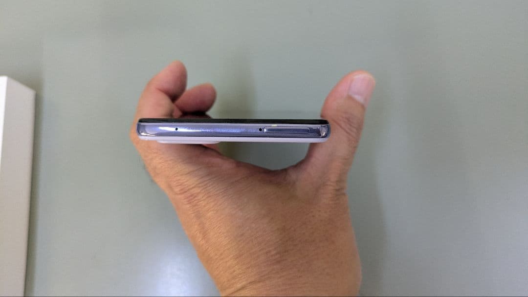 Galaxy A52 5G docomo パープル 背面カバー外れ　ワンオーナー