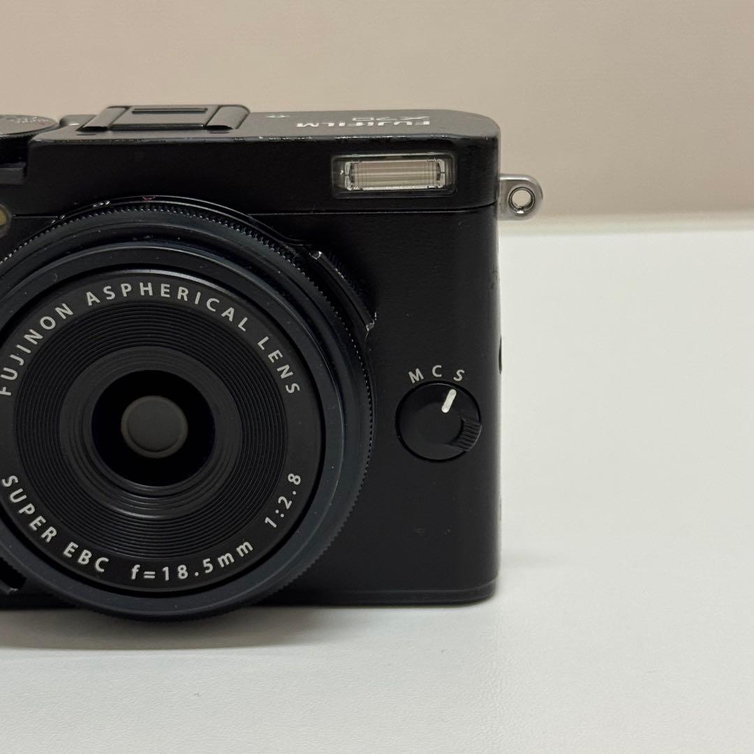 富士フイルム X70 black
