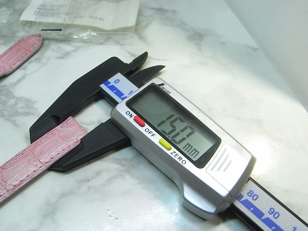 coin様　　カルティエ　純正　クロコダイル　ベルト　Ｄバックル用　ピンク