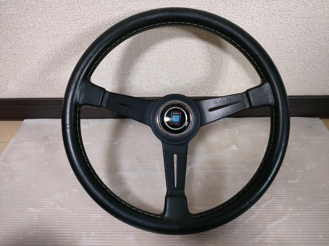 ナルディ/Nardi クラシック ステアリング 36cm/36φ ホーン付