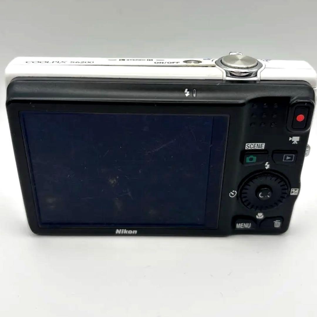 【完動品】Nikon COOLPIX S6200 ホワイト