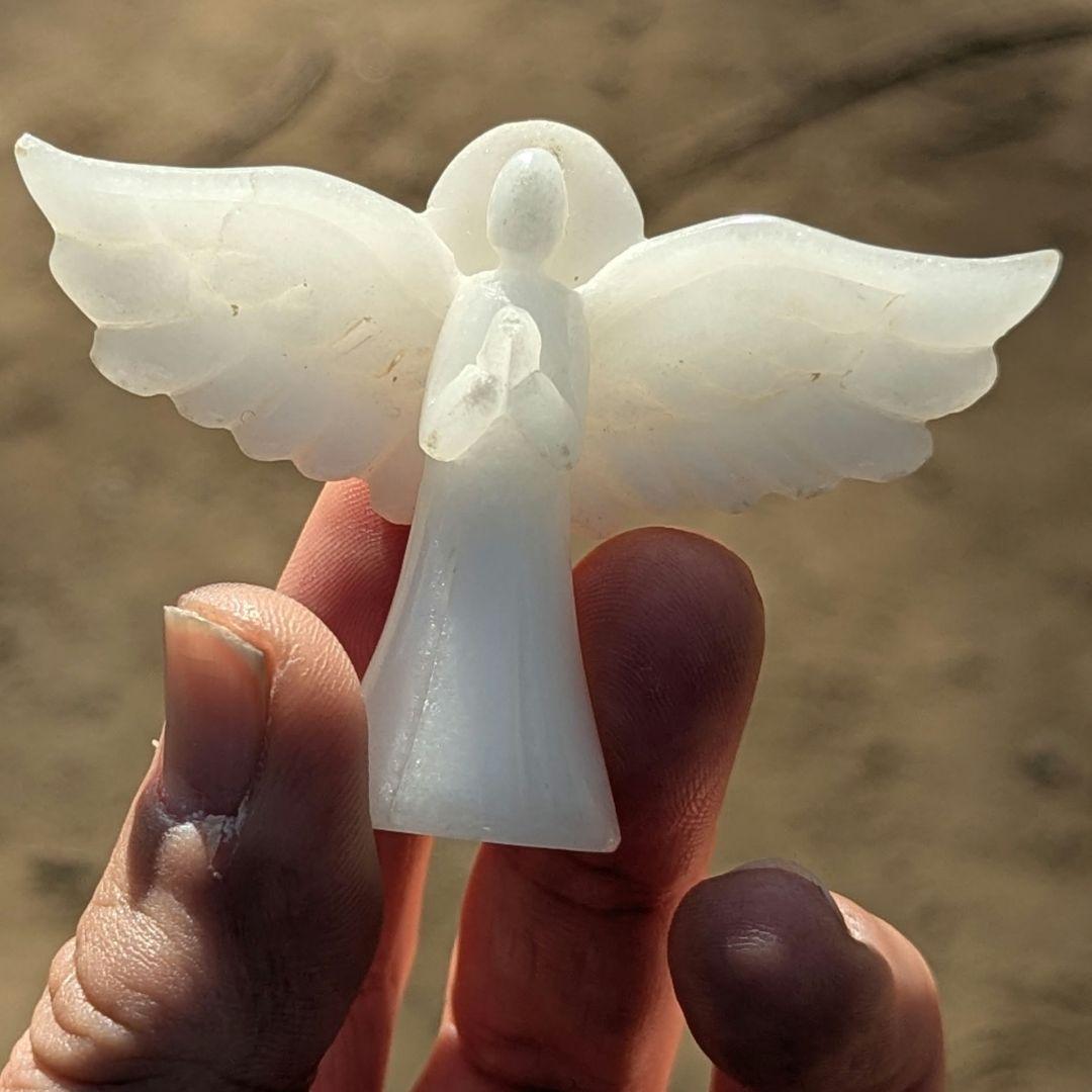 ホワイトジェイド エンジェル 天使 カーヴィング 天然石 ヒーリング 彫刻