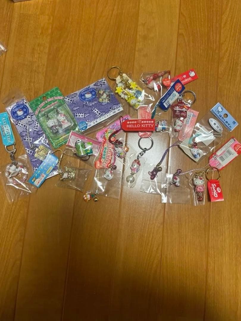 ハローキティ ご当地ストラップ セット17個➕おーいお茶