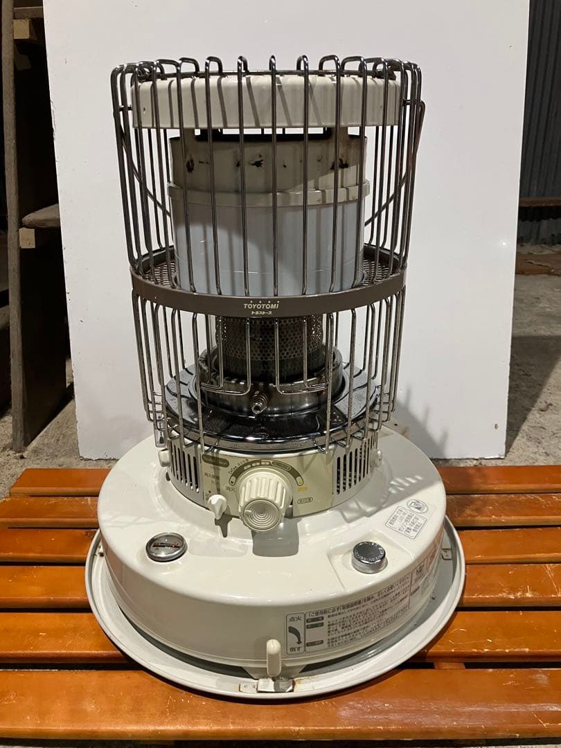トヨトミ KRA-105 ダブルクリーン 石油ストーブ