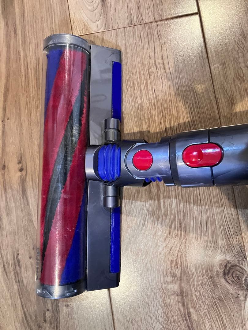 Dyson V8 Slim fluffy 現役稼働中 すぐ使えます。