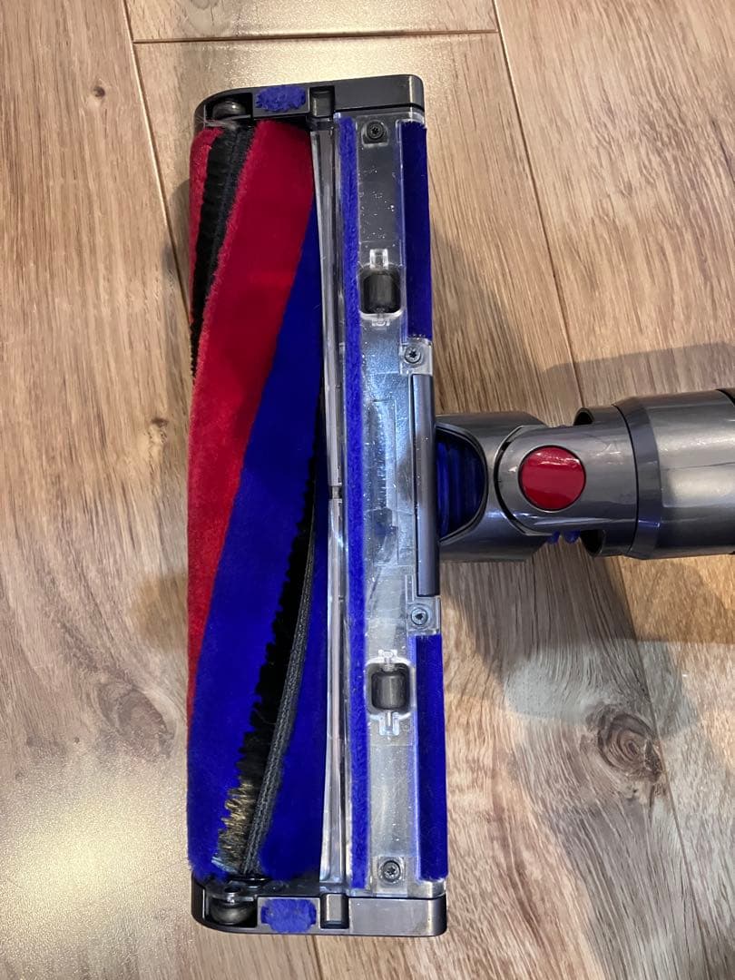 Dyson V8 Slim fluffy 現役稼働中 すぐ使えます。