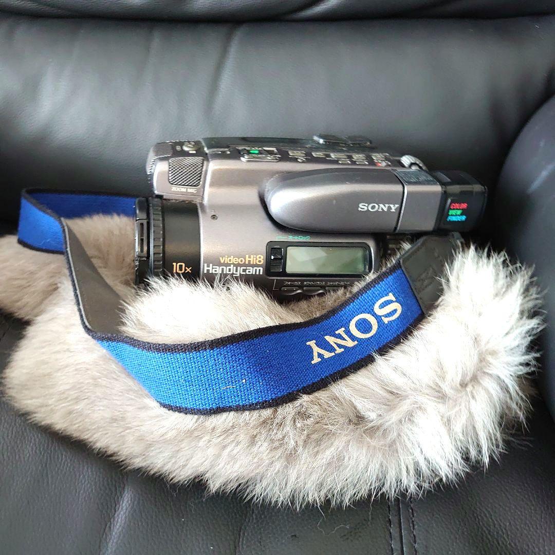 SONY Handycam TR1000本体と付属品