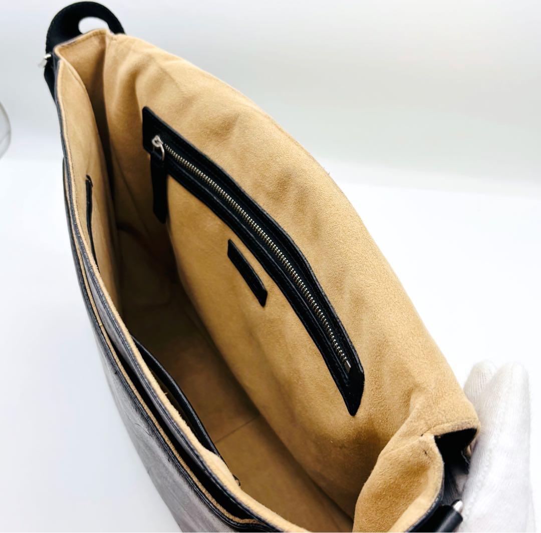 【美品】ココマイスター メッセンジャーバッグ ショルダーバッグ レザー A4 黒