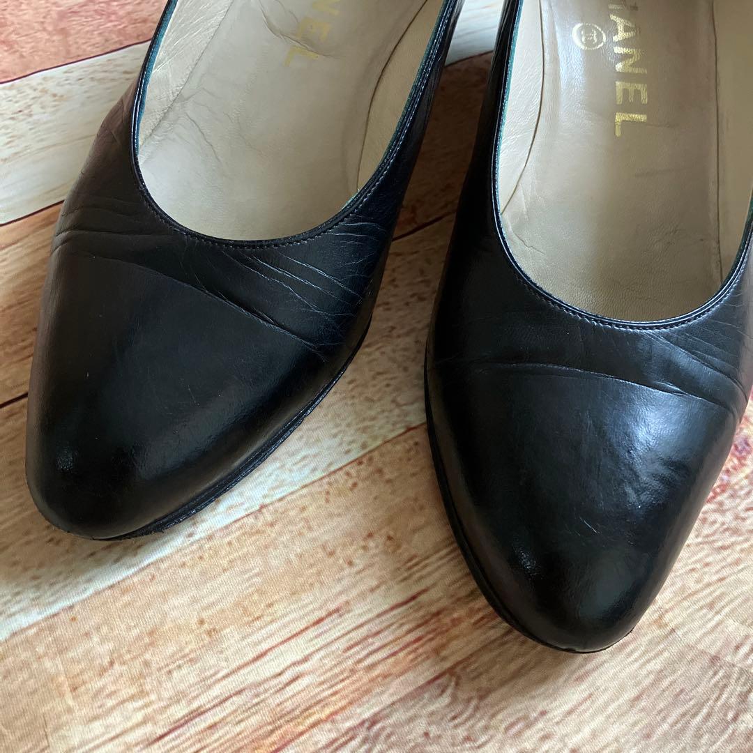 CHANEL ブラック パンプス 中ヒール安定　ビジネス　ココマーク刺繍入り